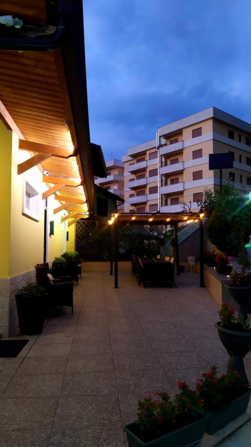Il Roseto Bed and Breakfast Frosinone Eksteriør billede