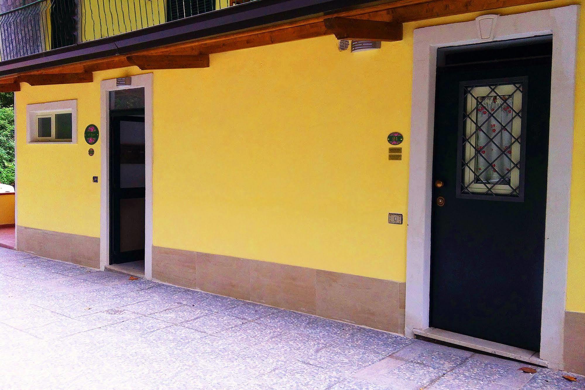 Il Roseto Bed and Breakfast Frosinone Eksteriør billede